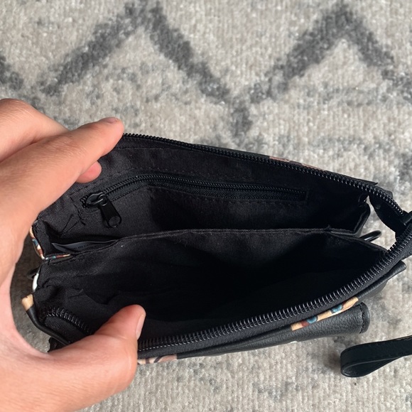 Kitty Wristlet - Picture 4 of 7